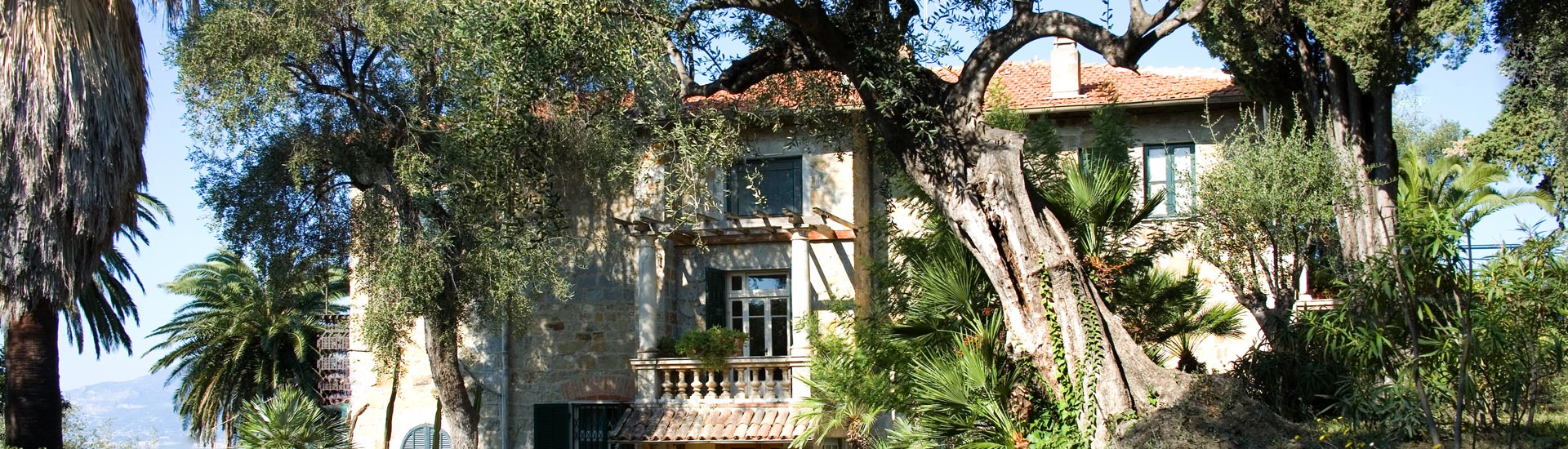 Esterno della Villa Giardino Pompeo Mariani a Bordighera in Liguria